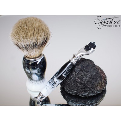 Kingsman Deluxe Shaving Set (Razor, Brush & Stand)